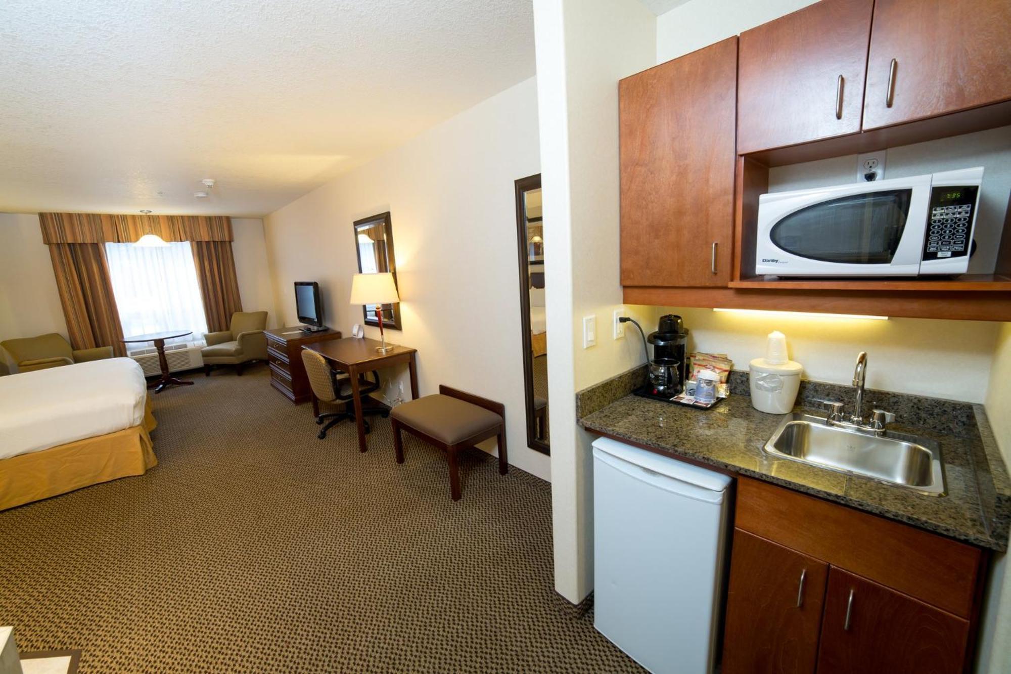 Holiday Inn Express Hotel & Suites - Slave Lake By Ihg מראה חיצוני תמונה